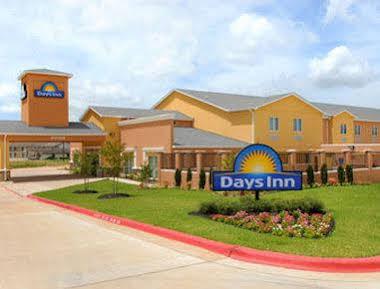 Days Inn By Wyndham Rockdale Texas Екстериор снимка