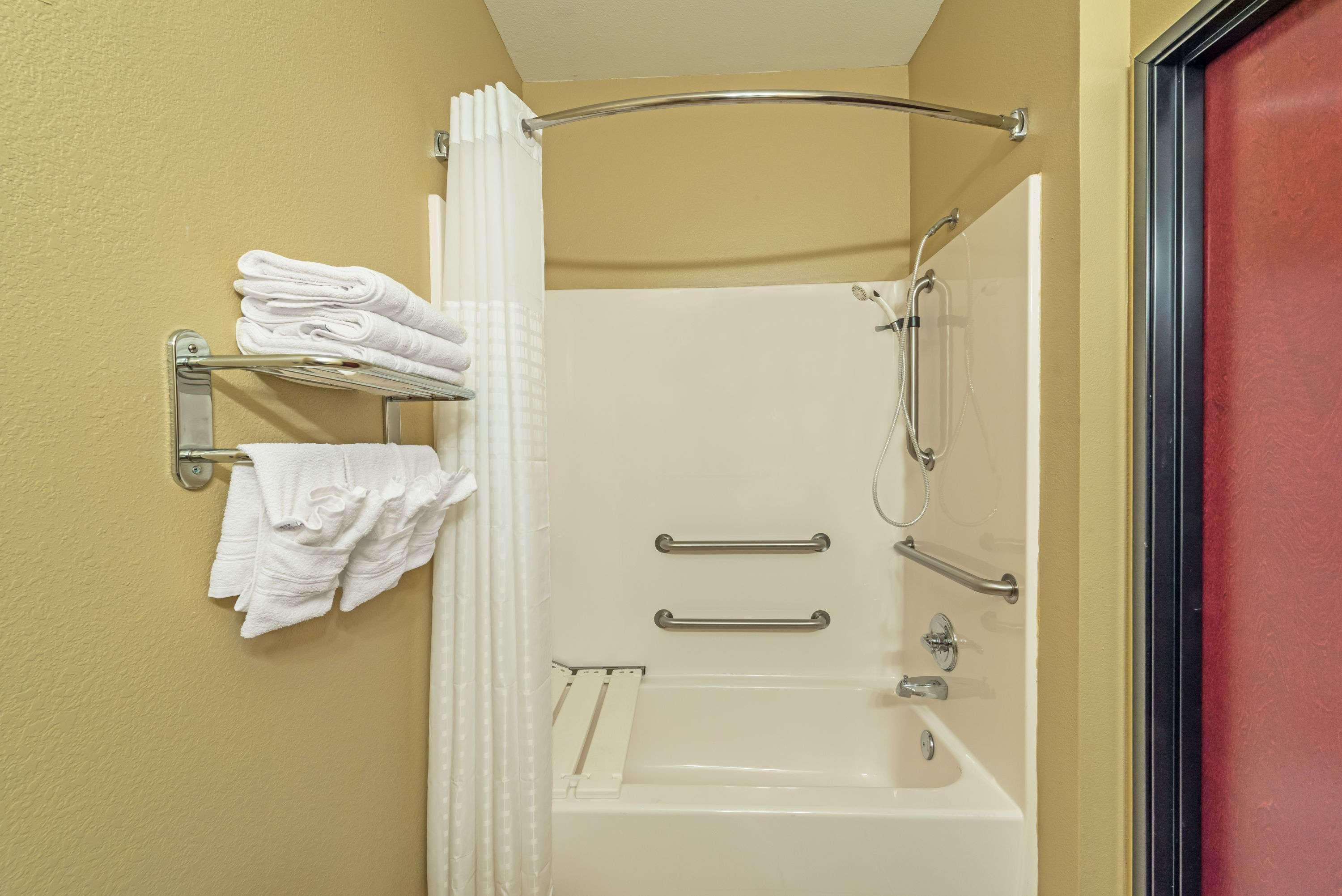 Days Inn By Wyndham Rockdale Texas Екстериор снимка