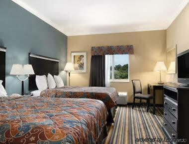 Days Inn By Wyndham Rockdale Texas Екстериор снимка